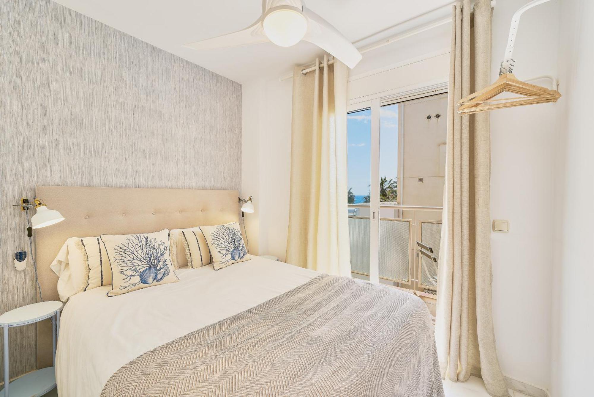 Fuengirola Beach Apartment By Stay Belonio Exteriör bild