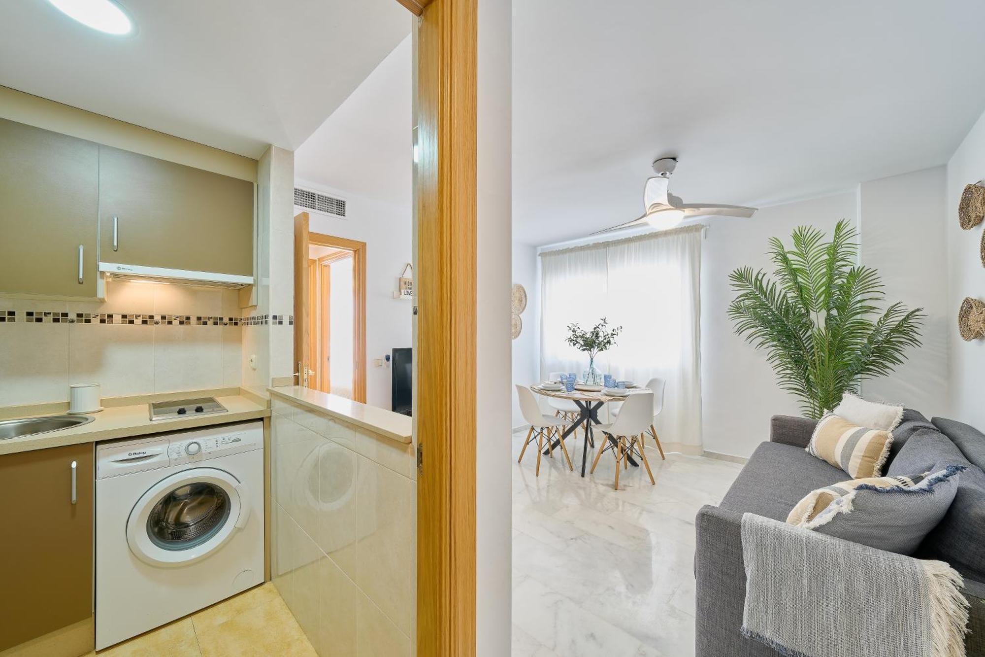 Fuengirola Beach Apartment By Stay Belonio Exteriör bild