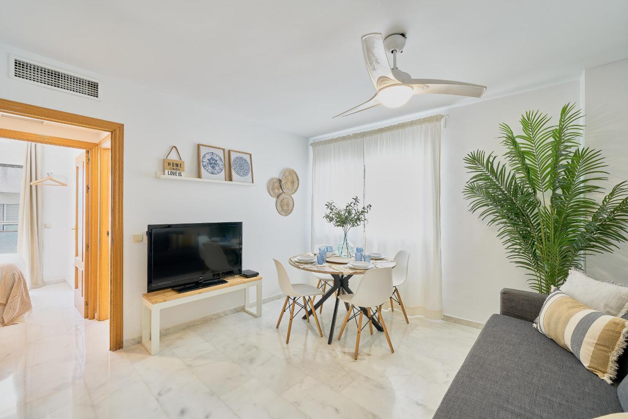 Fuengirola Beach Apartment By Stay Belonio Exteriör bild
