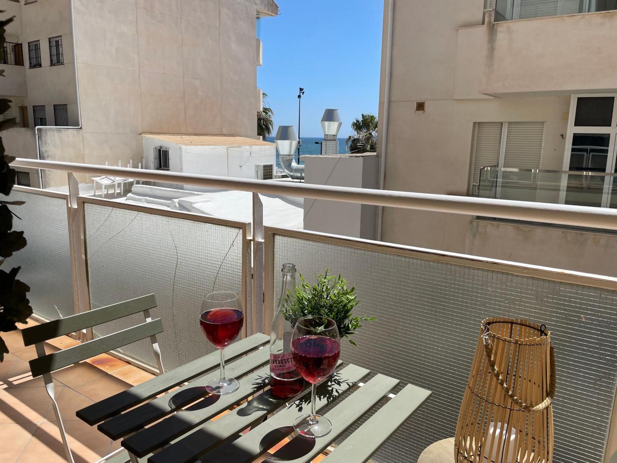 Fuengirola Beach Apartment By Stay Belonio Exteriör bild