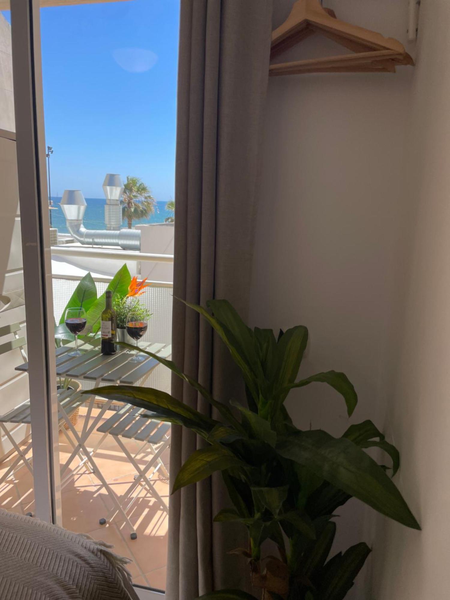 Fuengirola Beach Apartment By Stay Belonio Exteriör bild